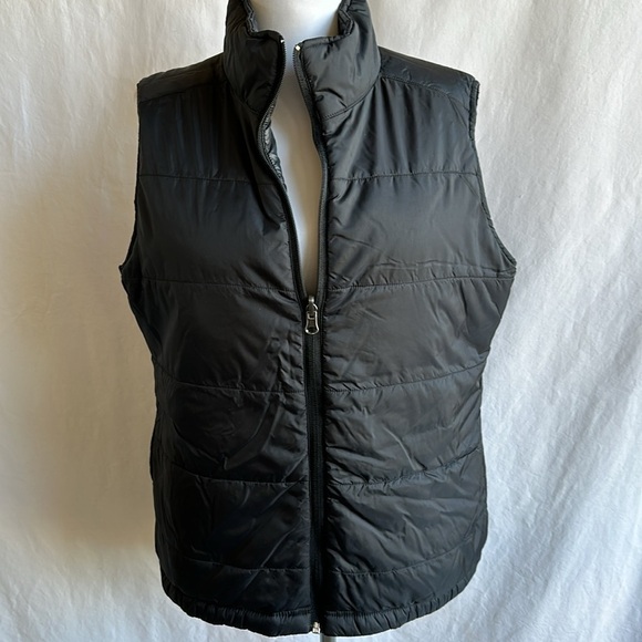 Reversible black puffer vest - Picture 12 of 15